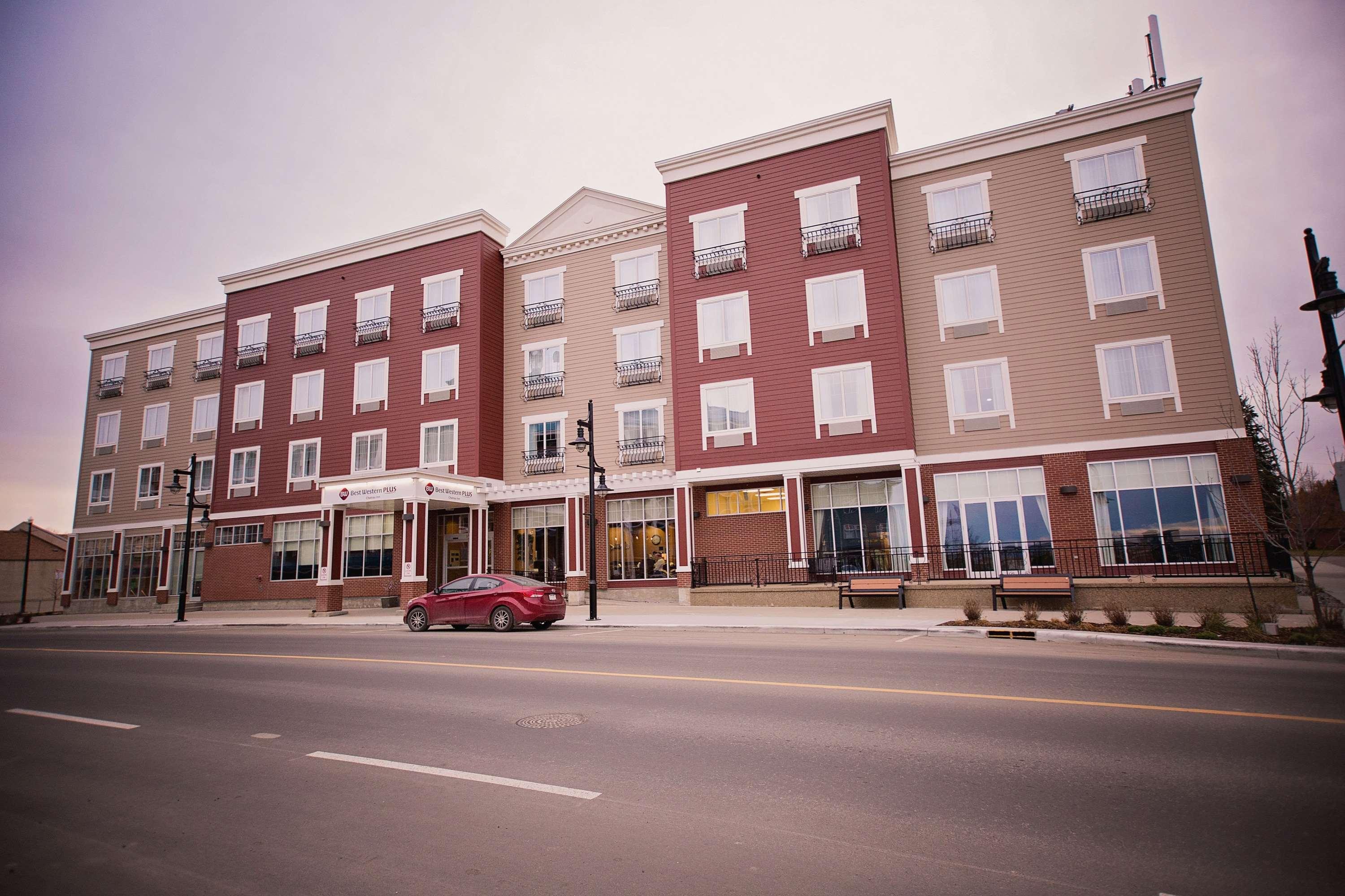 Best Western Plus Chateau Inn Sylvan Lake Exterior photo