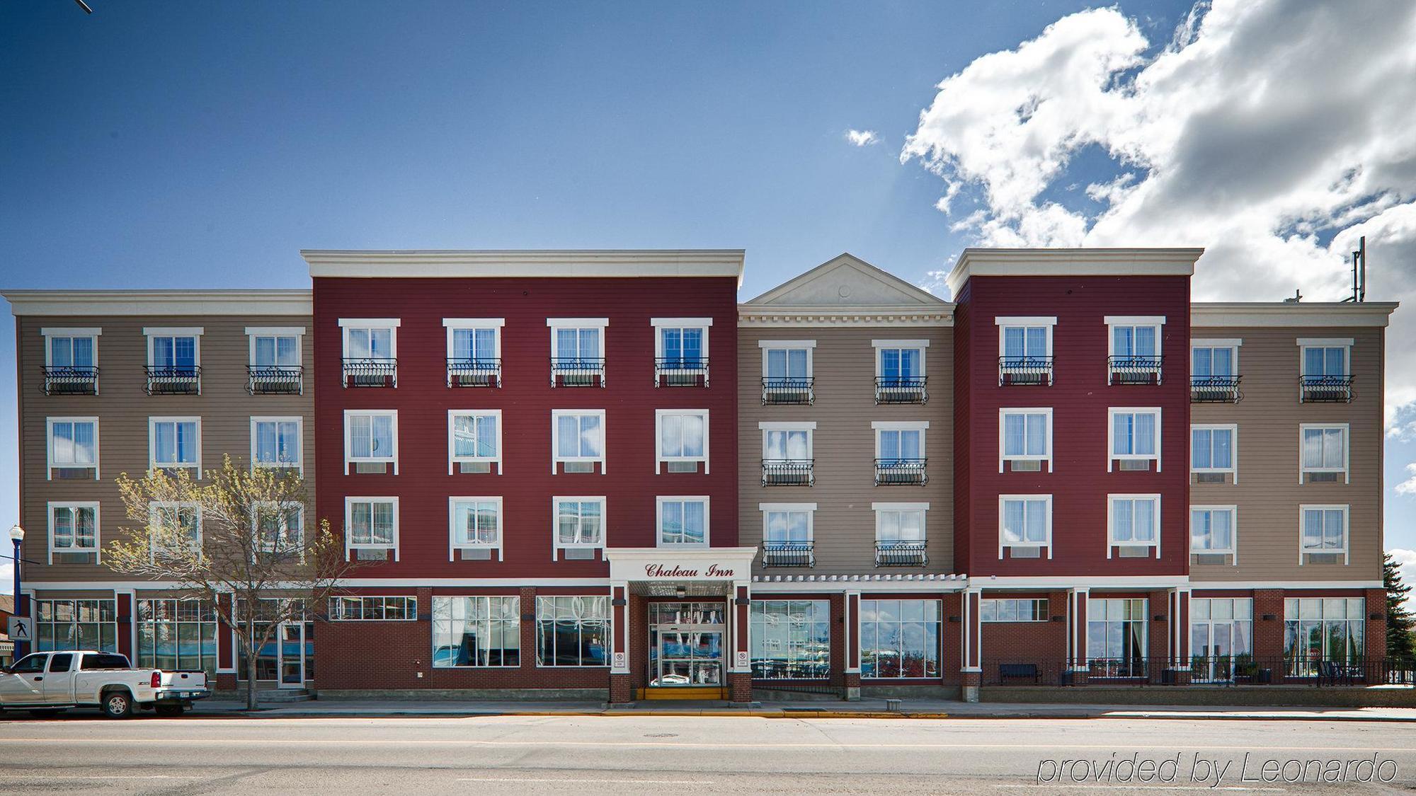 Best Western Plus Chateau Inn Sylvan Lake Exterior photo