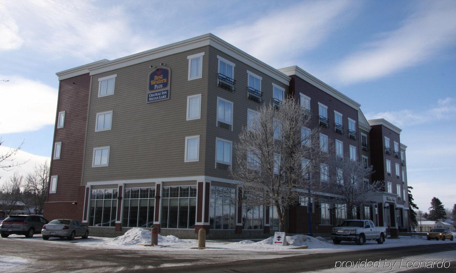 Best Western Plus Chateau Inn Sylvan Lake Exterior photo